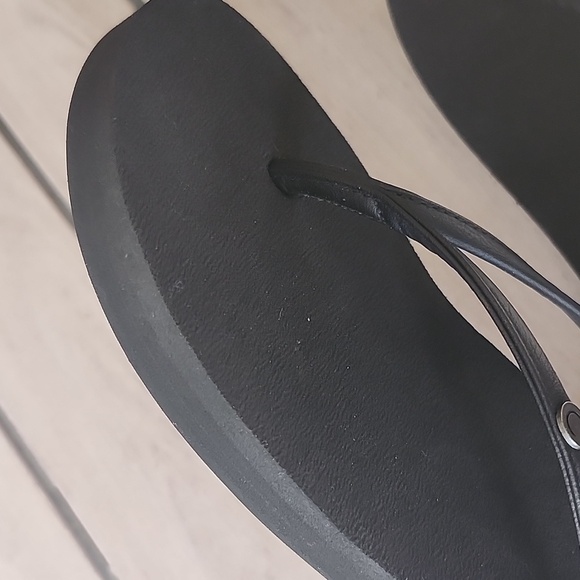 NWT Cobian Black Flip Flops - Picture 7 of 8